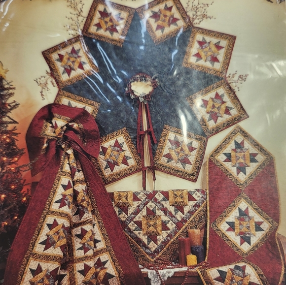 1998 Fiber Mosaics Christmas Chicago Star Lap & Wall Quilt & Tree Skirt Pattern - Picture 3 of 3